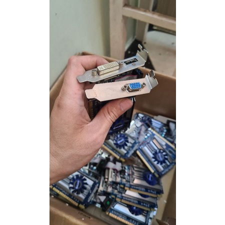 Bán vga 620 2g d3 64 bit bo lùn cho a em lăp máy