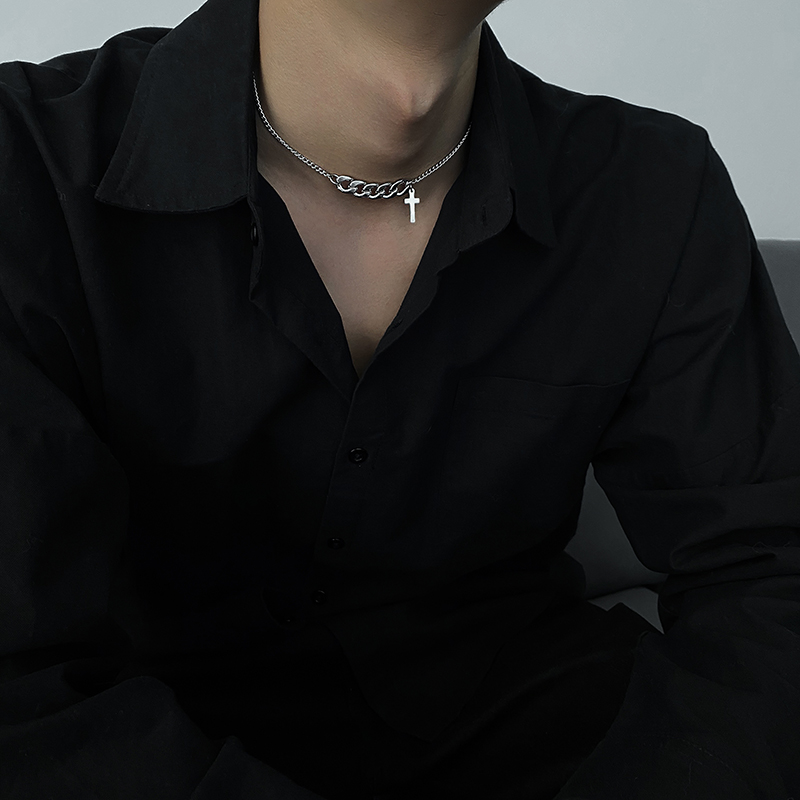 Vòng cổ hình thánh giá thời trang cá tính