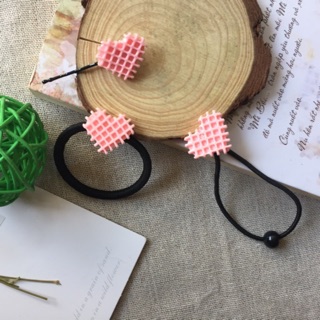 Kẹp/buộc tóc bánh hình tim.