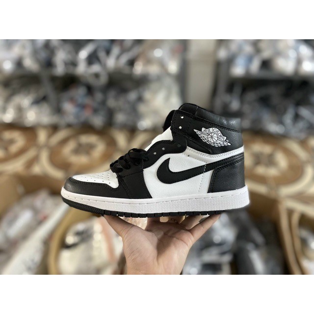 Giày Jodan đen trắng | BigBuy360 - bigbuy360.vn