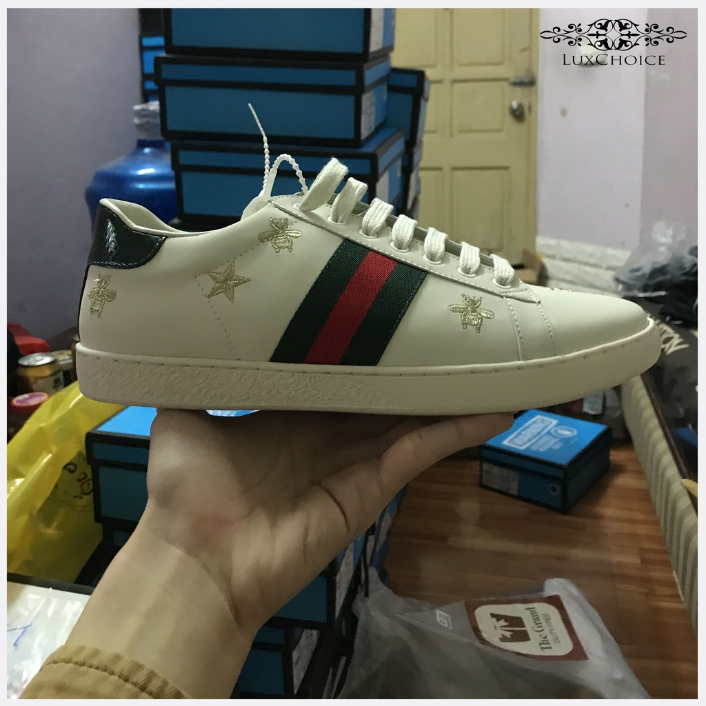 Giày ace màu trắng thêu ong sao | BigBuy360 - bigbuy360.vn