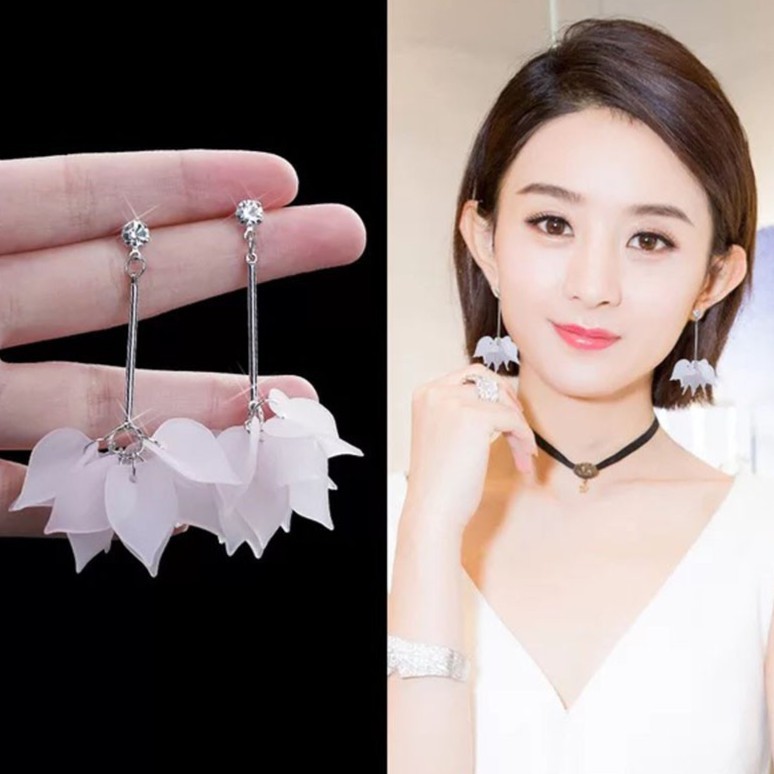 Khuyên tai hàn quốc cánh hoa trắng xinh xắn bông tai nữ sbsx