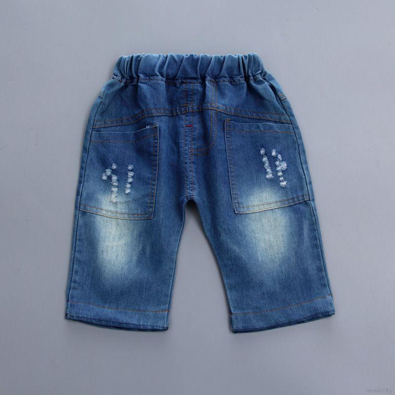 Set áo thun tay ngắn in chữ &amp; quần short denim cho bé trai