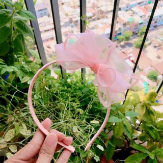 Cài tóc nơ cho bé 01