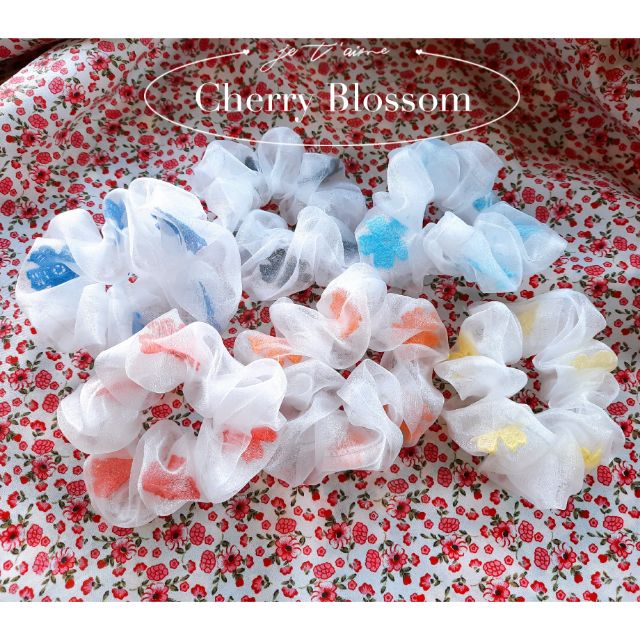 Cột tóc scrunchies hoa anh đào