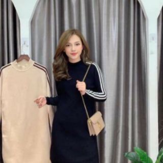 Váy len  suông be phối sọc đen