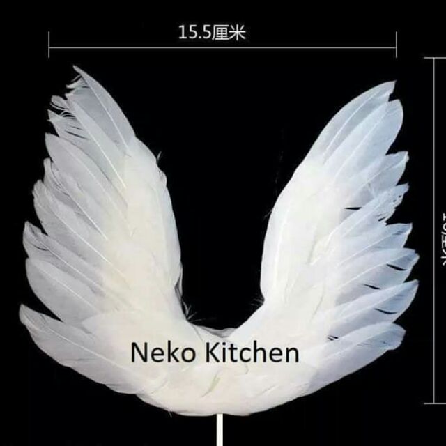 Lông vũ dùng trang trí bánh.