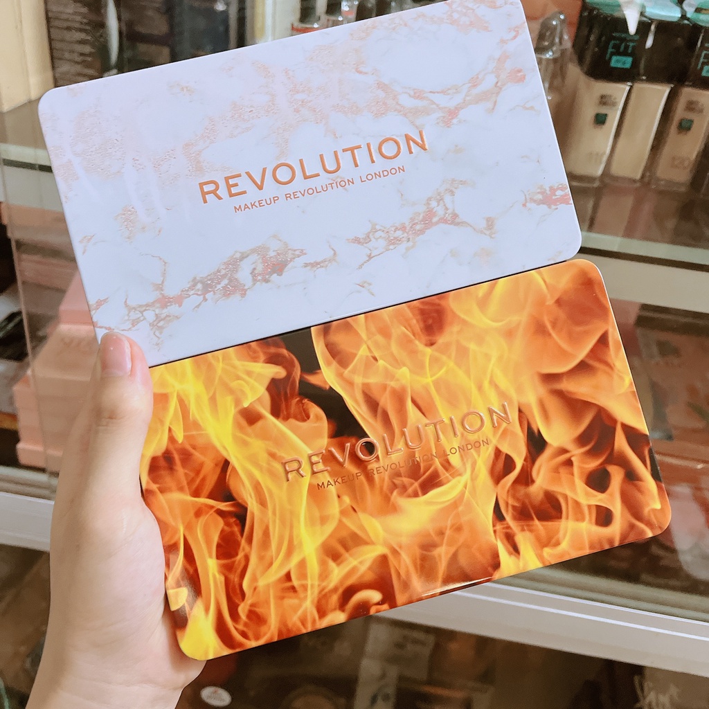 Bảng phấn mắt Revolution Makeup Forever Flawless Decadent và Fire 18 ô [Chính Hãng]