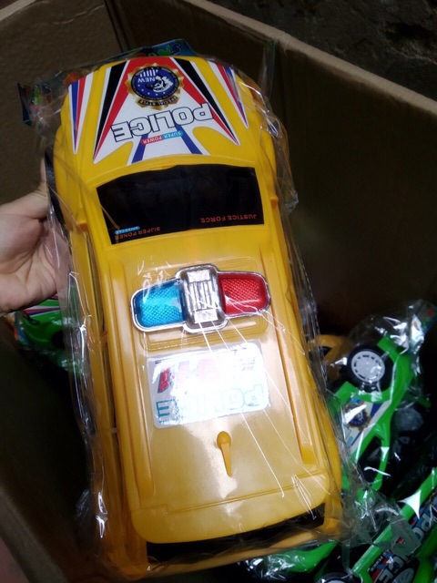 Đồ chơi xe cảnh sát cỡ to