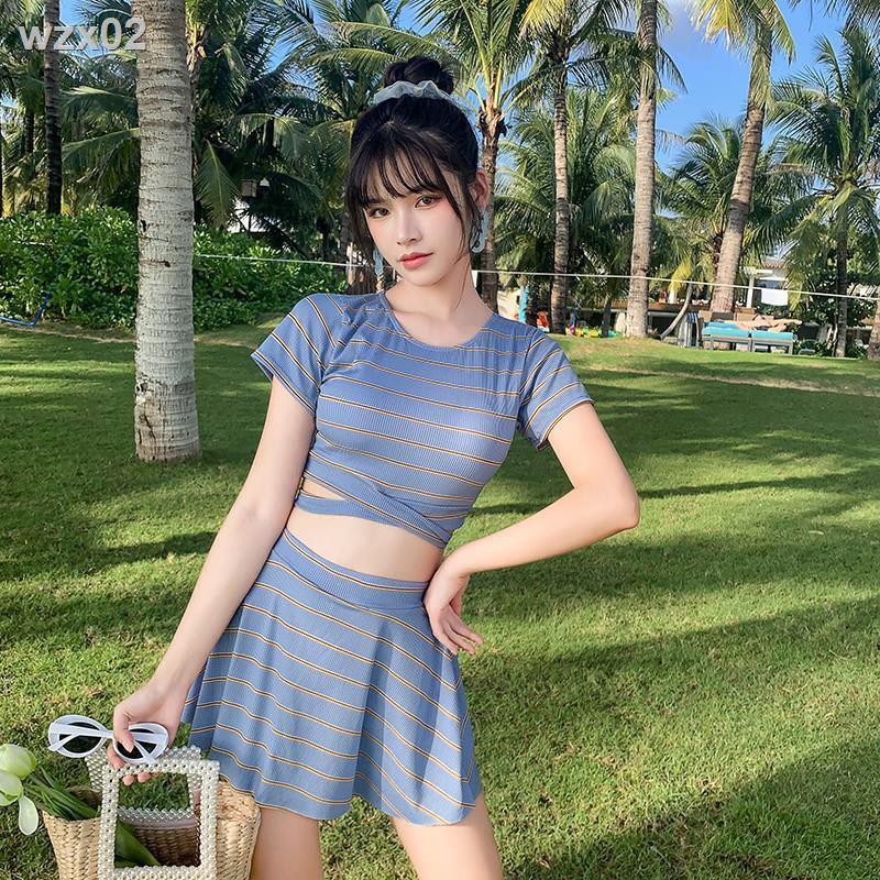 Áo tắm nữ sinh bảo thủ che bụng thể thao hai mảnh xẻ tà suối nước nóng | BigBuy360 - bigbuy360.vn