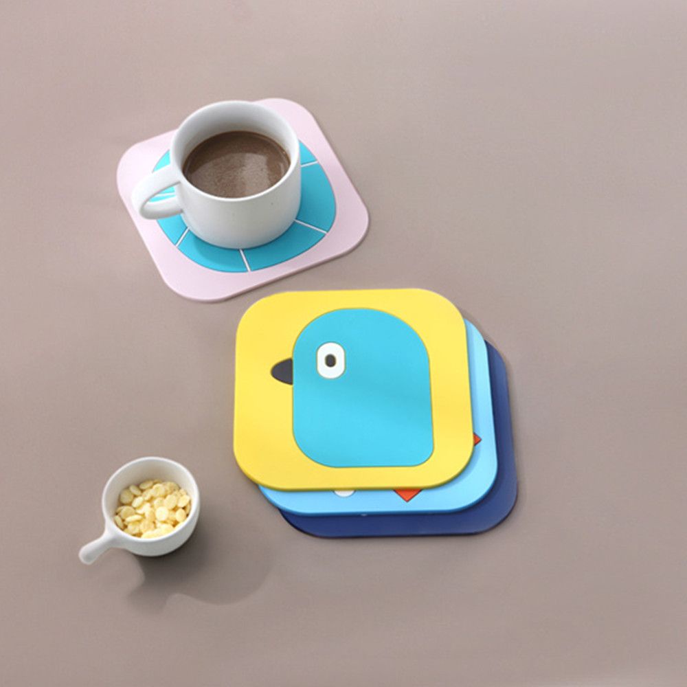 Tấm Lót Bàn Ăn Bằng Silicon Họa Tiết Hoạt Hình Chống Trượt/ Thấm Nước Tiện Dụng Cho Nhà Bếp