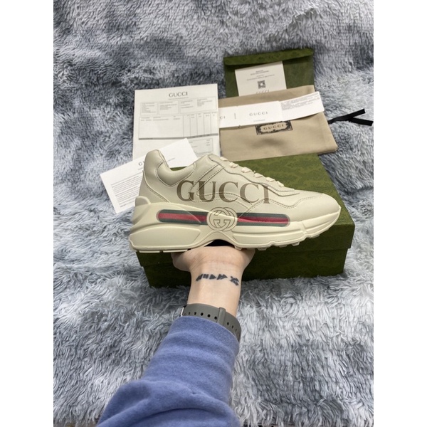 KHO SỈ HẢI HẠNH TẶNG BOX BẢO VỆ , GIÀY GU CI KẺ NGANG HÀNG 1:1