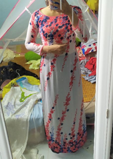 Áo dài hoa dây đỏ