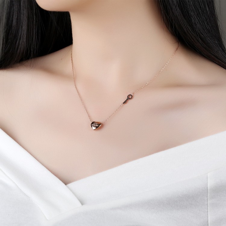 Dây chuyền nữ titan trái tim chìa khóa Love Forever không gỉ