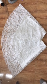 Vây ren mặc trong áo cách tân