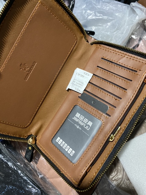 Ví nam cầm tay 220k