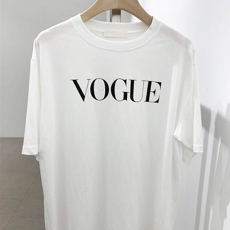 Áo Thun Nữ Vogue Simple But Delicate Black / White cotton Silicone Printing Unisex Overfit | BigBuy360 - bigbuy360.vn