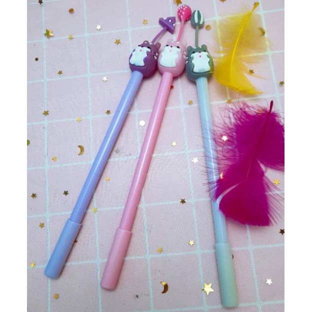 Bút nước chuột mọc đồ trên đầu