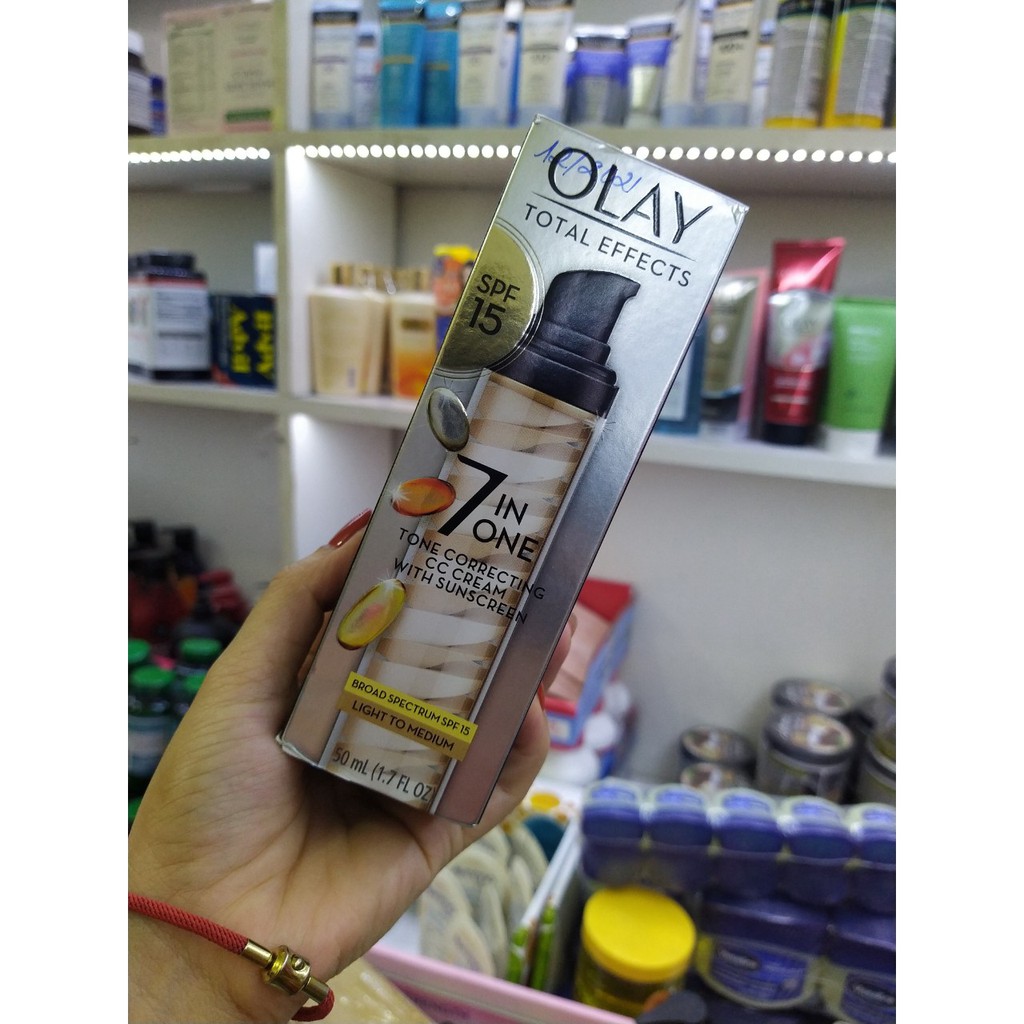 Olay 7 in 1 vừa dưỡng da vừa là kem nền che khuyết điểm có chống nắng Olay 7 in one