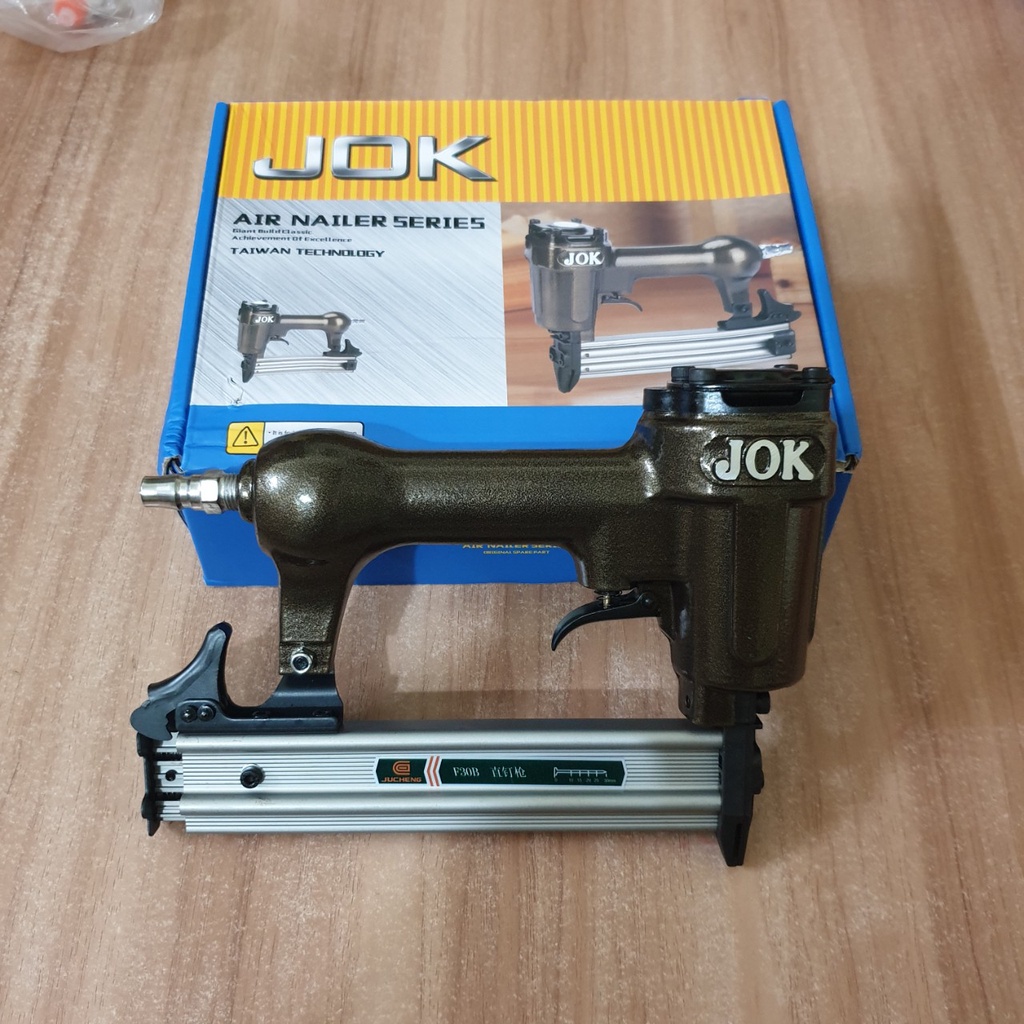 Súng bắn đinh dùng hơi JOK F30 - Thiết kế nhỏ gọn, tay cầm chắc chắn