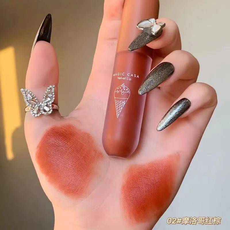 [Hàng mới về] Son kem trang điểm dưỡng ẩm lâu trôi chống thấm nước thiết kế họa tiết que kem đáng yêu