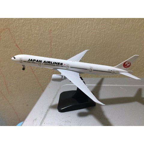 MÔ HÌNH MÁY BAY TĨNH BOEING B787 JAPAN AIRLINES 20CM CÓ BÁNH XE