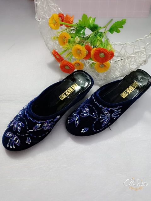 Hài nhung thêu cườm cho bé