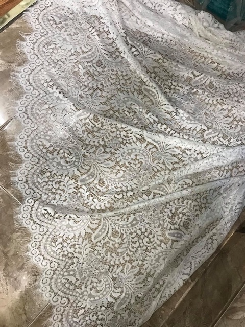 Đầm cưới ren tay dài