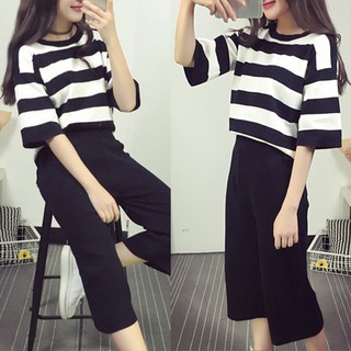 Bộ áo thun họa tiết sọc + quần lửng ống rộng trẻ trung cá tính cho nữ