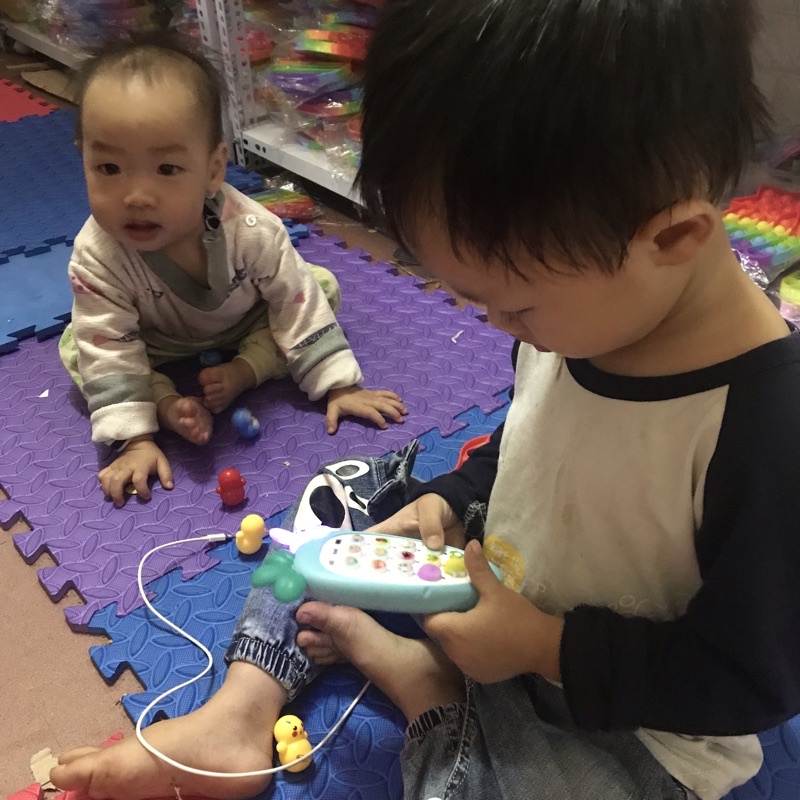 Điện Thoại Thỏ có Đèn và Nhạc màu Xanh- Đồ Chơi Cho bé