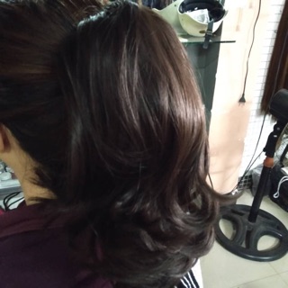 Tóc ngoặm xoăn ngắn