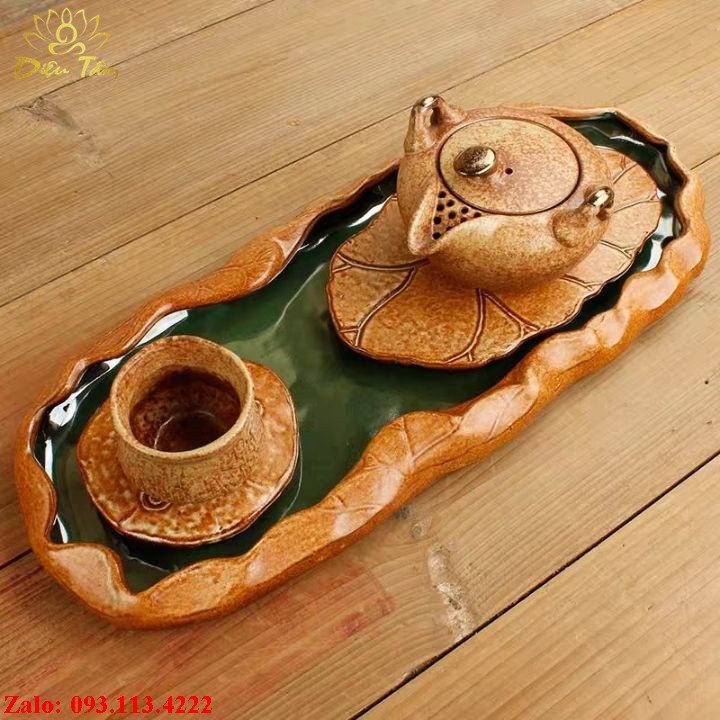 Khay trà bằng gốm sứ hình lá sen