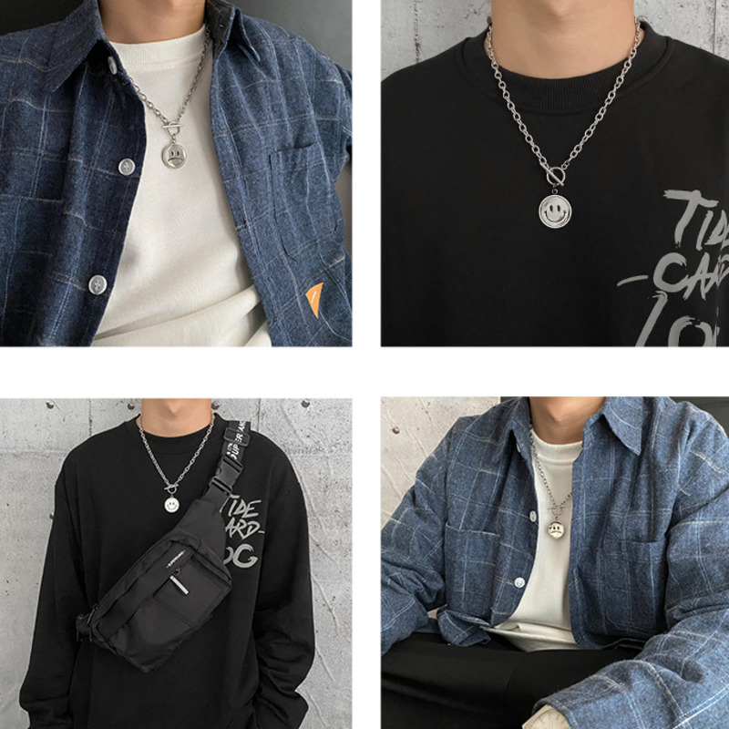 Dây Chuyền Unisex 22721 Mặt Cười Lật Bằng Thép Titan Dễ Phối Đồ