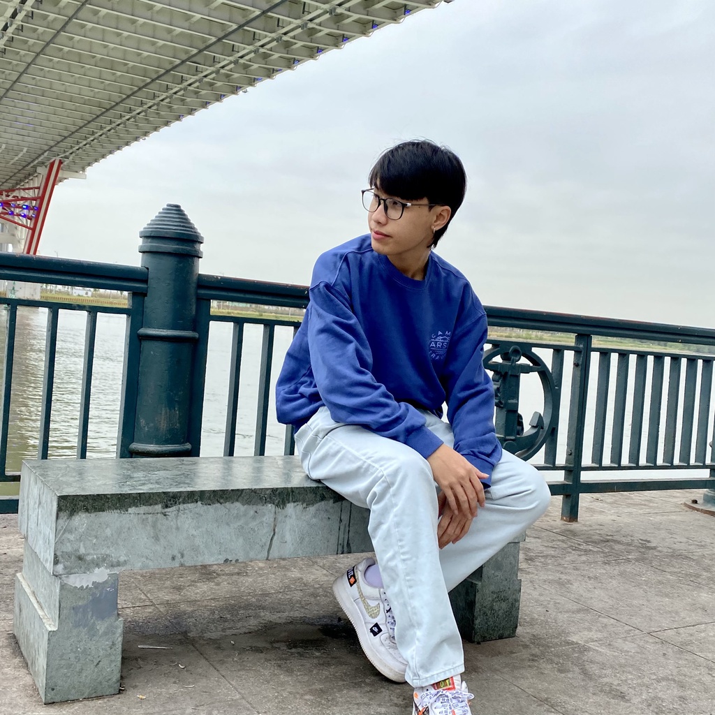 [Mã 12FASHIONSALE1 giảm 10K đơn 50K] Áo Sweater Travel Varsity chính hãng | BigBuy360 - bigbuy360.vn