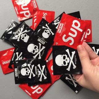 Sỉ 3k Giấy Ướt Lẻ đội lốt ba con sói 6x6cm 2 màu ĐỎ ĐEN