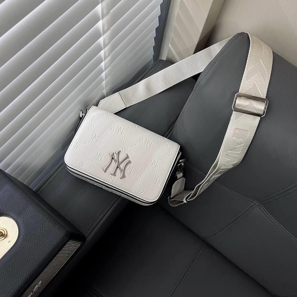 ✅  TÚI DA MLB MONOGRAM DIAMOND EMBO MINI CROSSBODY BAG NEW YORK YANKEES WHITE 3ACRS041N-50CRS | CHUẨN 1:1