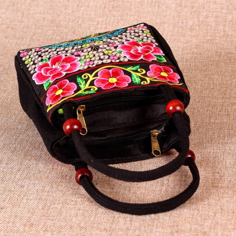 Túi thổ Cẩm quai cúc gỗ thêu 2 ngăn