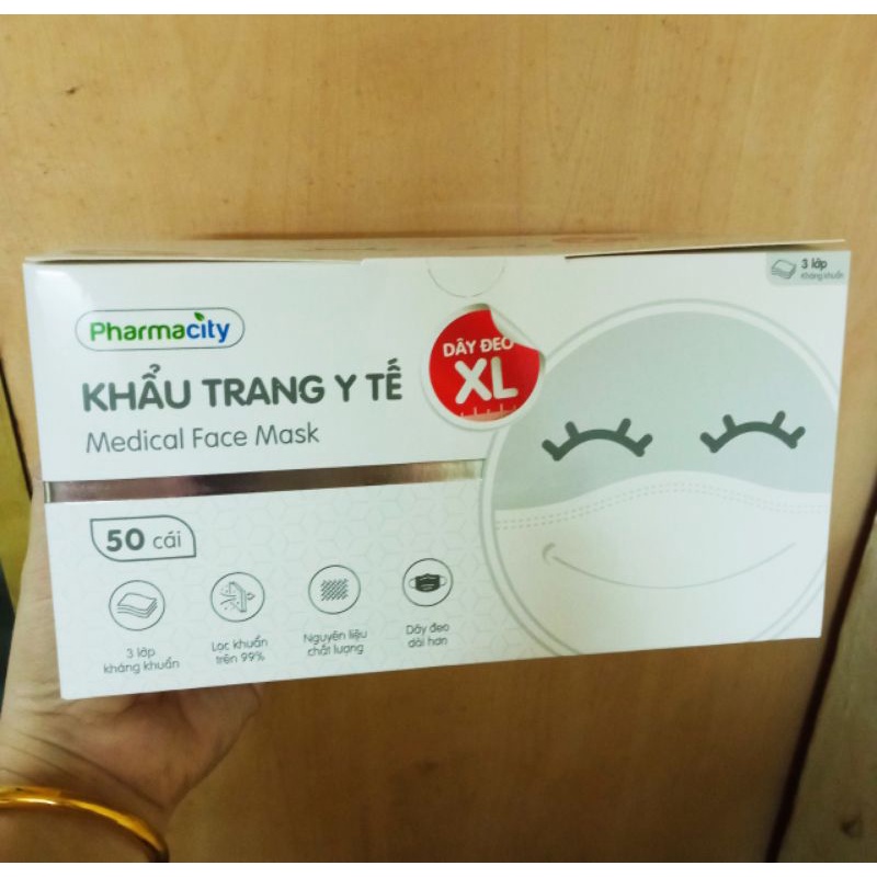 Khẩu trang pharmacity màu trắng - xanh 3lớp hộp 50 cái