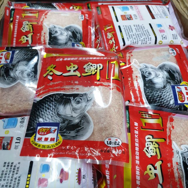 Cám trùn chỉ đỏ