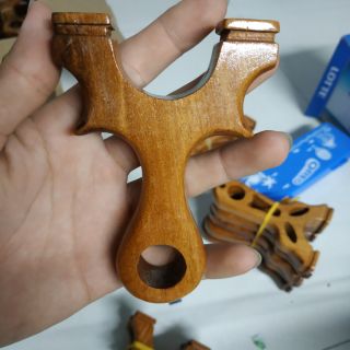 Ná gỗ slingshot tặng 2 thun