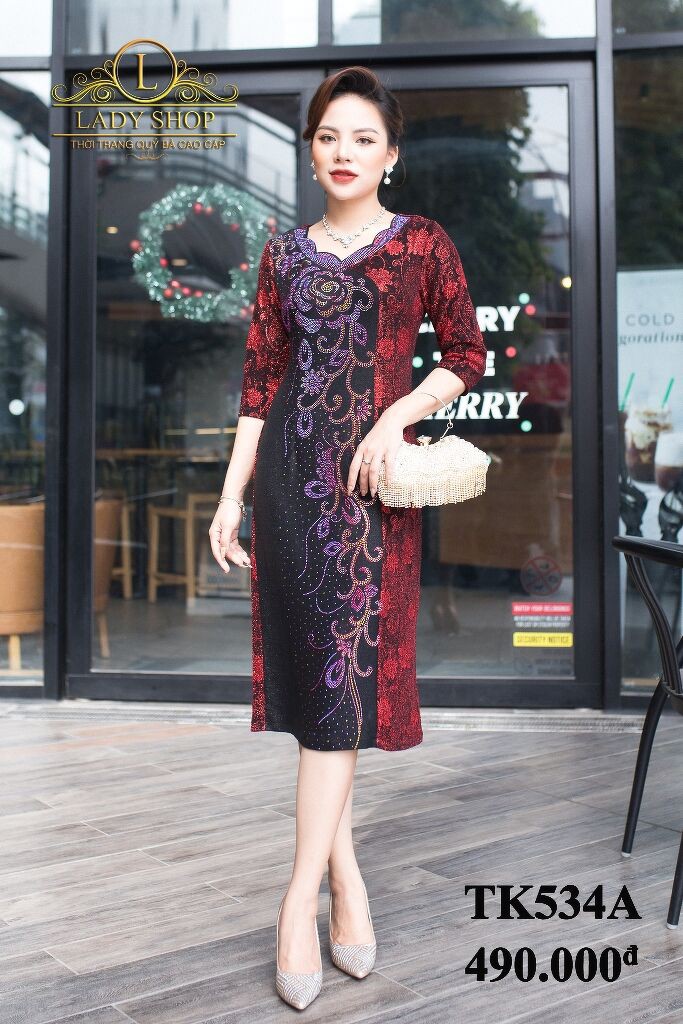 Đầm trung niên Ladyshop - Đầm thun nhũ đỏ chia khoang hoa dây đá TK534 | BigBuy360 - bigbuy360.vn