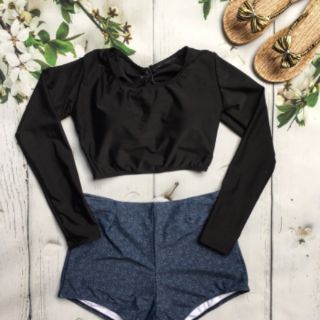 Bikini tay dài đan lưng( quần còn đen nha khách)