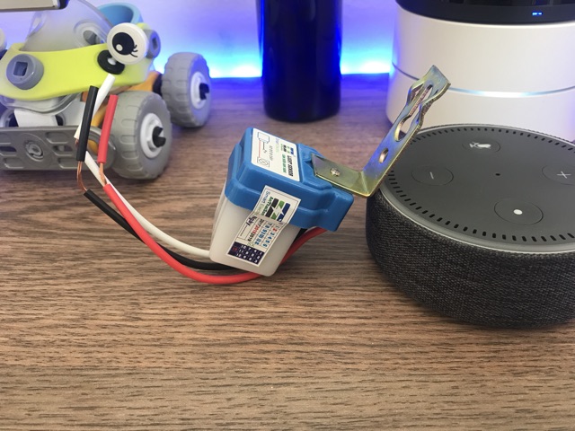 Công tắc cảm biến ánh sáng. Tự động bật đèn khi trời tối, tự động tắt khi trời sáng