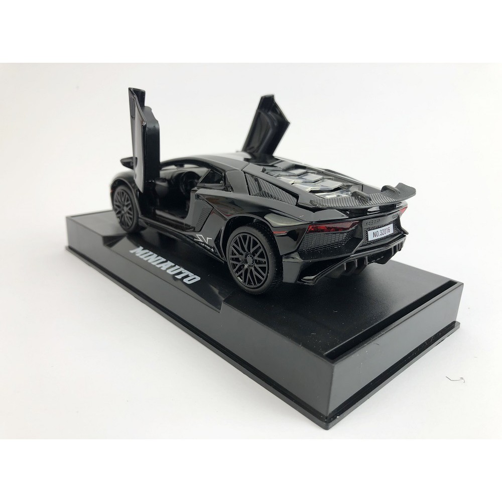 Xe mô hình tĩnh Lamborghini Aventador LP750 tỉ lệ 1:32 có đế trưng bày