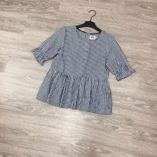 Áo peplum kẻ