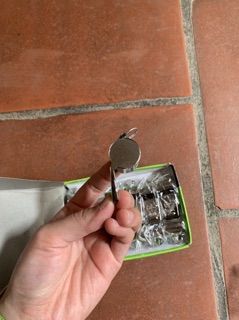 Còi sắt Whistle hộp 12 cái