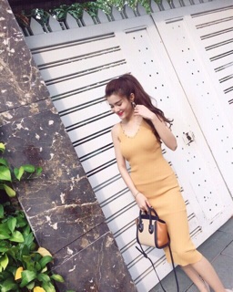 Đầm body cổ v