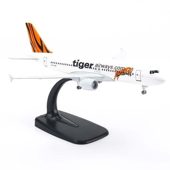 Đồ chơi Mô hình tĩnh Máy bay Tiger Airbus A320 kích thước 20cm, Bánh Xe Di Chuyển Linh Hoạt