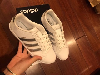 Giày adidas coneo