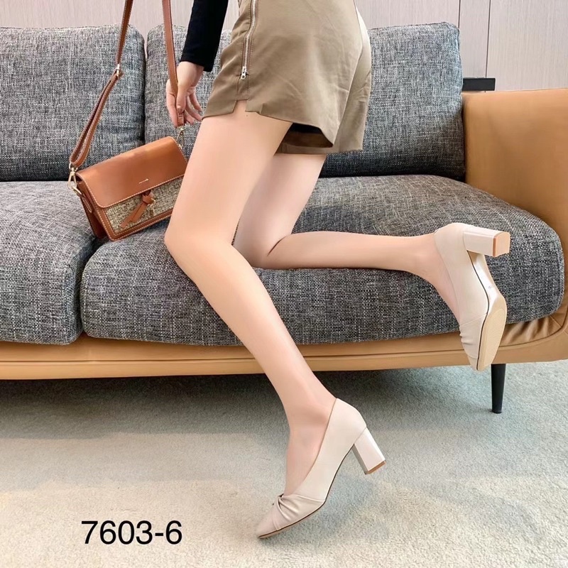 Giày da nhung nơ xoắn gót vuông